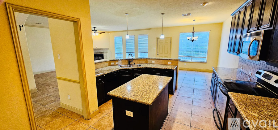 1205 Sheffield Drive 5 Beds Single Family Home for Rent - Photo gallery 3