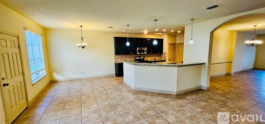1205 Sheffield Drive 5 Beds Single Family Home for Rent - Photo gallery 4