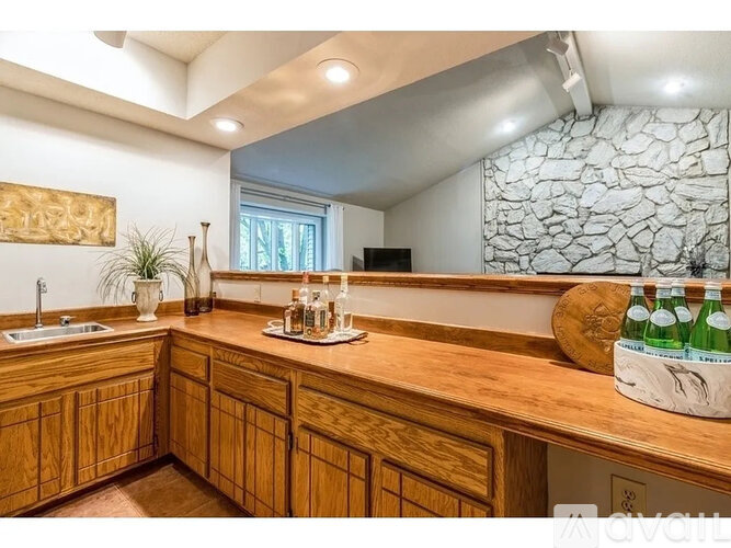 10574 Greenbelt Drive 4 Beds Single Family Home for Rent - Photo gallery 4