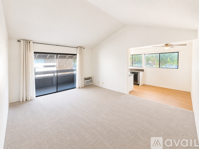 160 Streamwood 1 Condo for Rent - Photo gallery 5