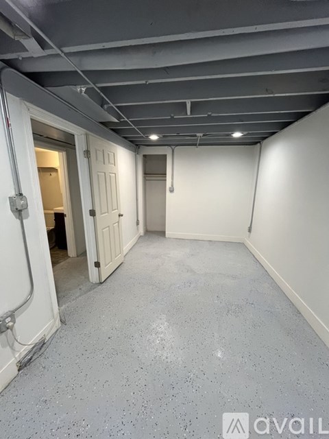1631 South Central Park Avenue 2 Beds Apartment for Rent