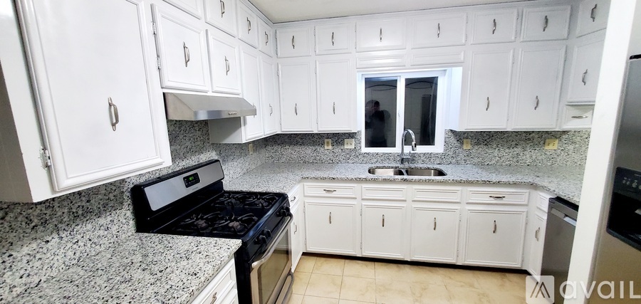 89 Spring Grove Drive 3 Beds Single Family Home for Rent - Photo gallery 4