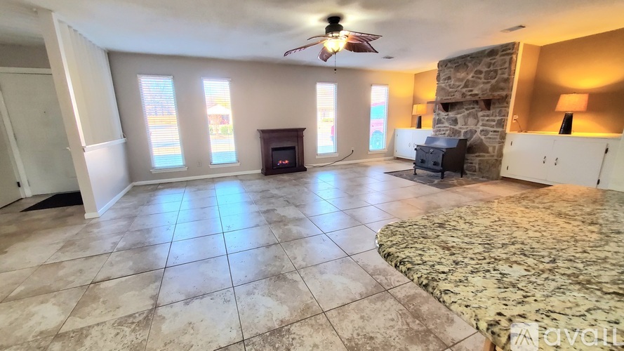 22 Cardinal Lane 3 Beds Single Family Home for Rent - Photo gallery 2