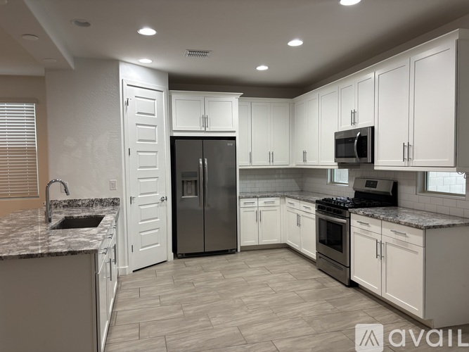 3084 East 27th Avenue 4 Beds Single Family Home for Rent - Photo gallery 4