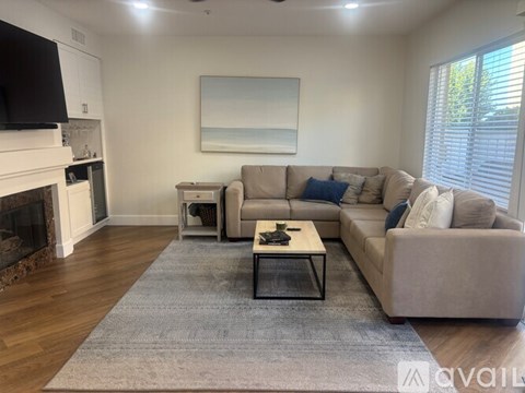 2823 North Naples Court 3 Beds Apartment for Rent