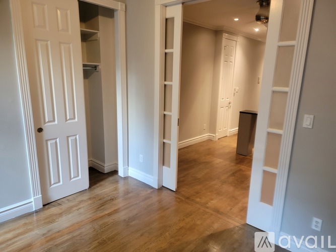 250 Mott St 1 Apartment for Rent - Photo gallery 4