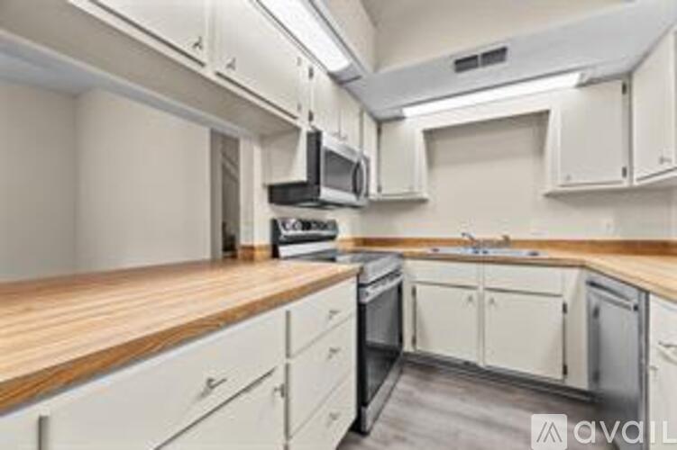 4405 Southwest 67th Terrace 1 Single Family Home for Rent - Photo gallery 2