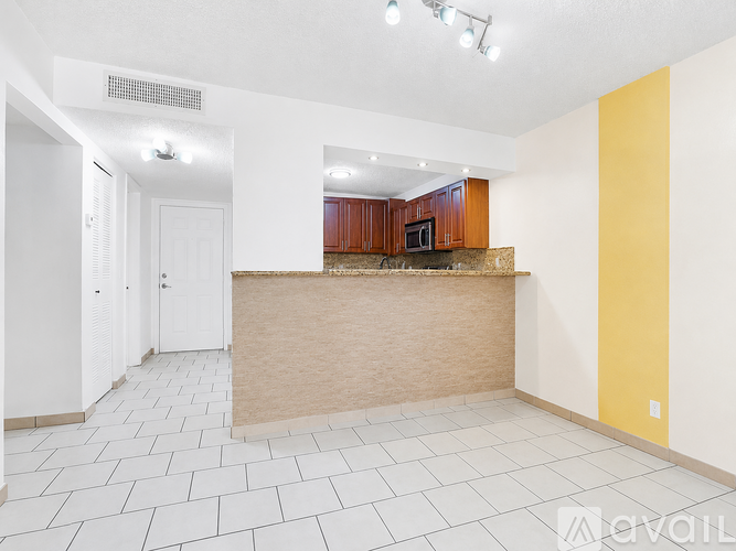 1850 West 56th Street 2 Beds Apartment for Rent - Photo gallery 1