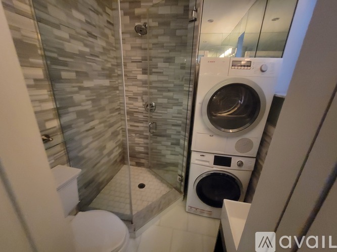 436 West 52nd St 3 Beds Apartment for Rent - Photo gallery 5