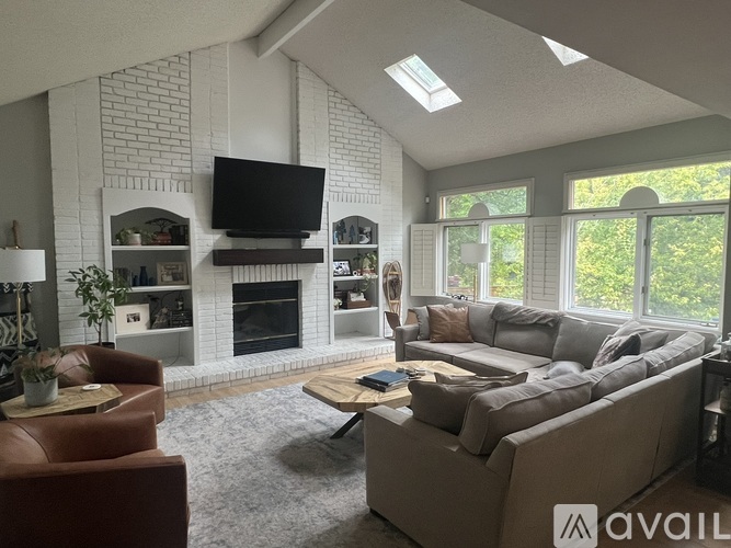 7710 South Hickory Place 5 Beds Single Family Home for Rent - Photo gallery 3