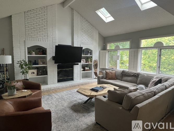 7710 South Hickory Place 5 Beds Single Family Home for Rent - Photo gallery 4