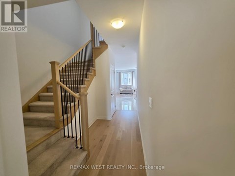 889 DOURO STREET 3 Beds Apartment for Rent