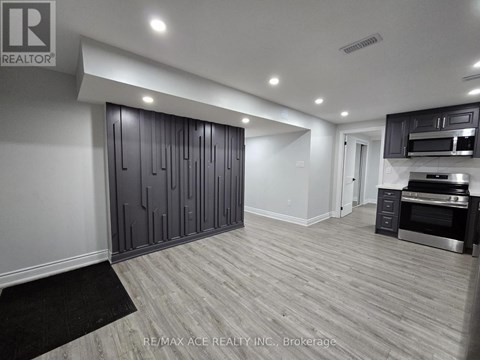 BSMT - 1555 DUNEDIN CRESCENT 3 Beds Apartment for Rent