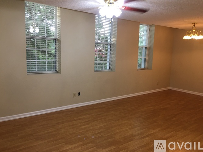 119 West Carolina Avenue 3 Beds Apartment for Rent - Photo gallery 3