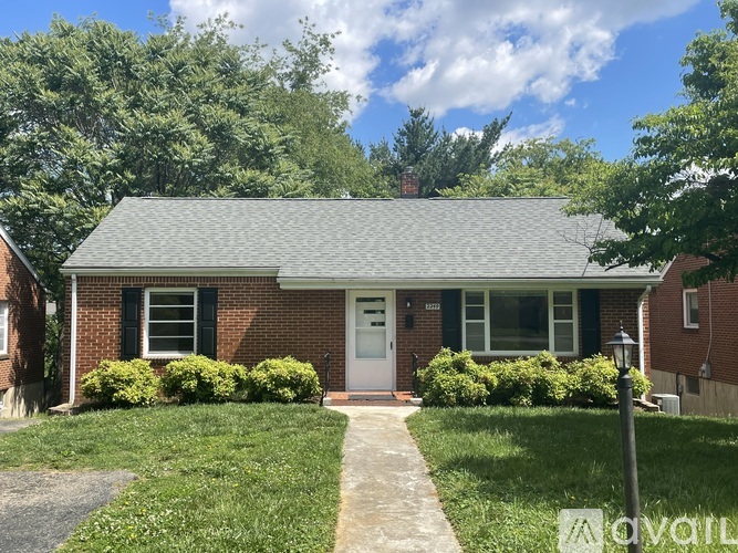 2249 Memorial Ave SW 3 Beds Single Family Home for Rent - Photo gallery 1