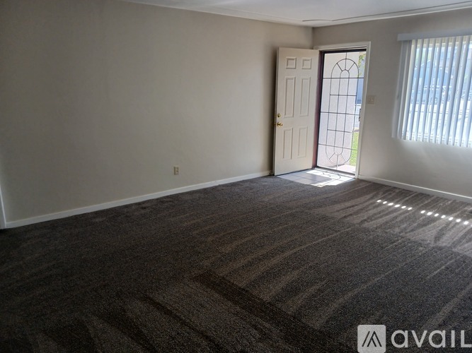 601 A St 2 Beds Single Family Home for Rent - Photo gallery 3