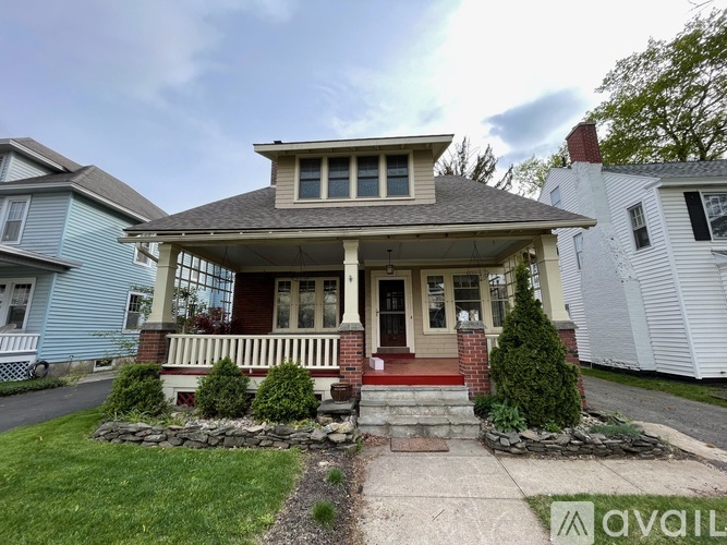 1810 Eastern Parkway 3 Beds Single Family Home for Rent - Photo gallery 1