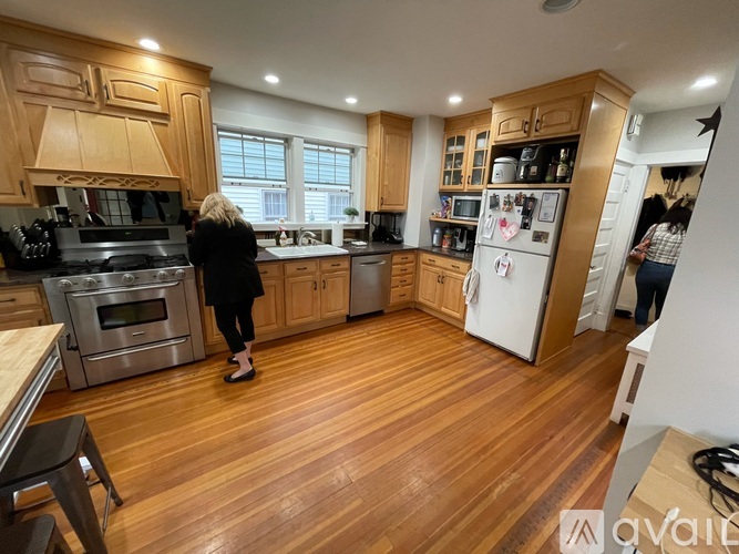 1810 Eastern Parkway 3 Beds Single Family Home for Rent - Photo gallery 5