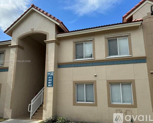 1133 Golden Lakes Blvd 3 Beds Condo for Rent - Photo gallery 1
