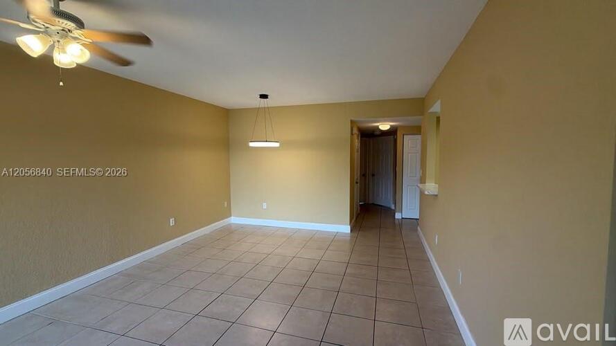 1133 Golden Lakes Blvd 3 Beds Condo for Rent - Photo gallery 2