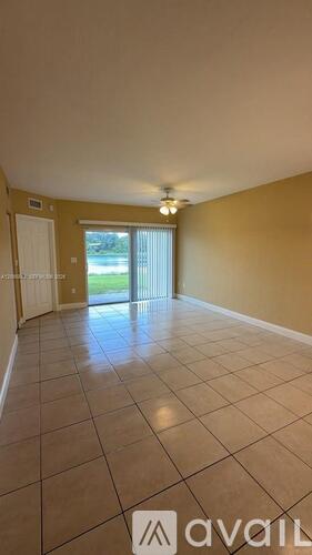 1133 Golden Lakes Blvd 3 Beds Condo for Rent - Photo gallery 4