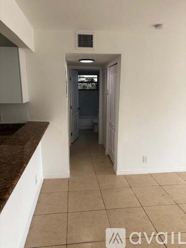 1515 Lake Crystal Dr 2 Beds Condo for Rent - Photo gallery 3