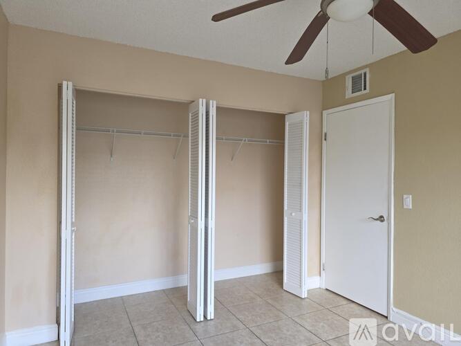 1542 Lake Crystal Dr 2 Beds Condo for Rent - Photo gallery 3