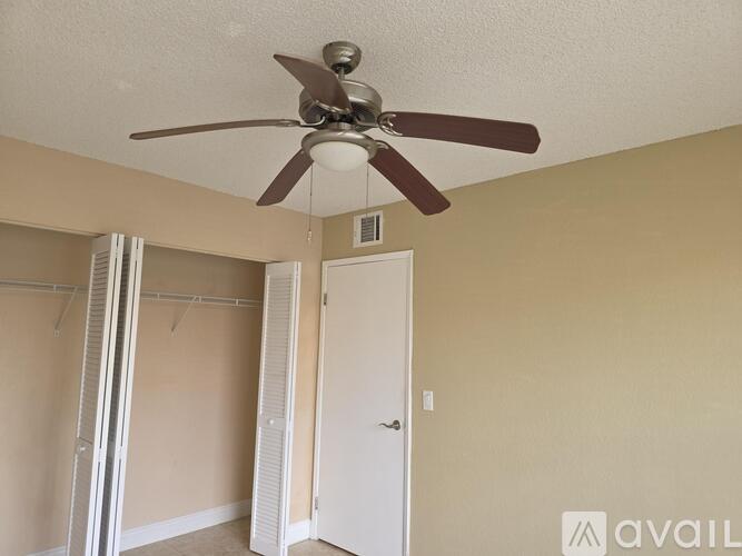 1542 Lake Crystal Dr 2 Beds Condo for Rent - Photo gallery 5