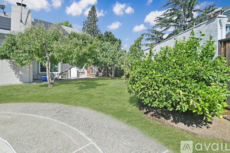 7226 Via Romera 4 Beds Single Family Home for Rent - Photo gallery 2