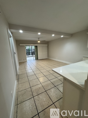 612 Northeast 20th Avenue 1 Apartment for Rent - Photo gallery 3