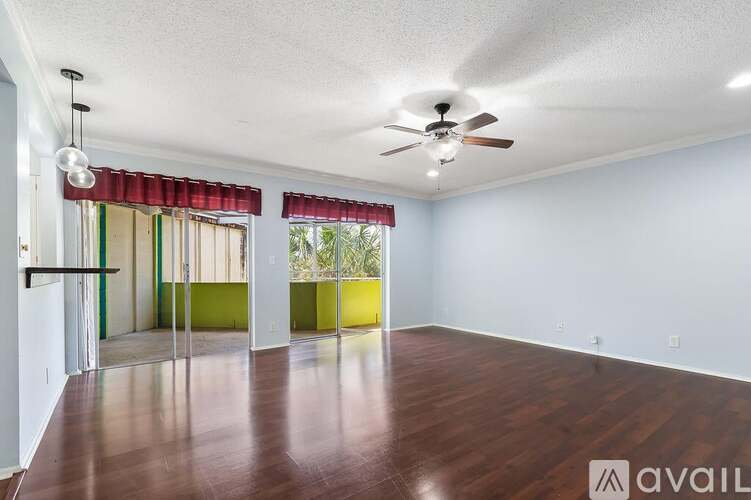 2 Greenway Village N 2 Beds Condo for Rent - Photo gallery 2