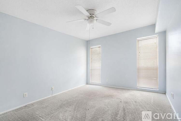 2 Greenway Village N 2 Beds Condo for Rent - Photo gallery 4