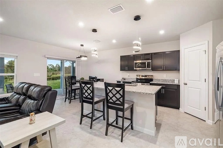 619 172nd Ct E 3 Beds Single Family Home for Rent - Photo gallery 2
