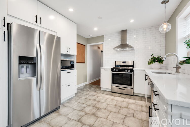5754 N Christiana Ave 3 Beds Apartment for Rent - Photo gallery 2