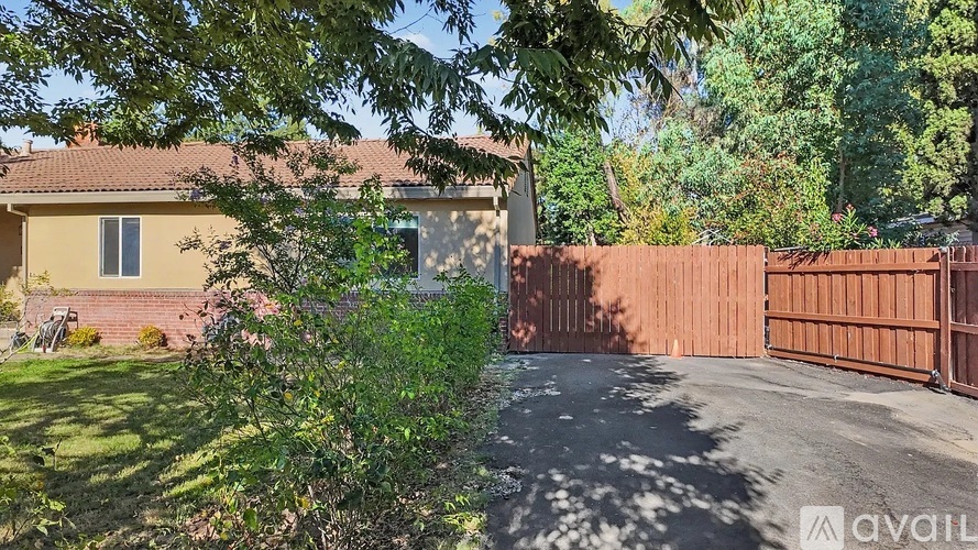 860 Watt Avenue 3 Beds Single Family Home for Rent - Photo gallery 3
