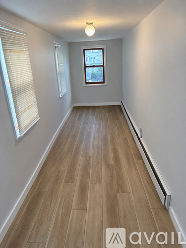 61 Bates Ave 2 Beds Apartment for Rent - Photo gallery 4