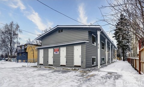 818 East 10Th Avenue 2 Beds Apartment for Rent