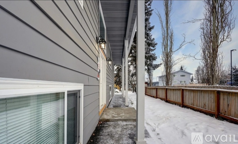 818 East 10th Avenue 2 Beds Apartment for Rent - Photo gallery 3