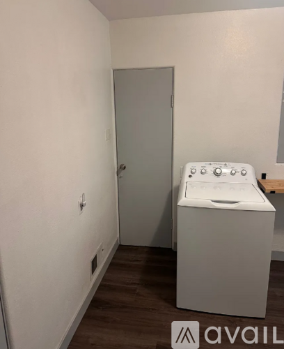 2210 10th Avenue 3 Beds Apartment for Rent - Photo gallery 3