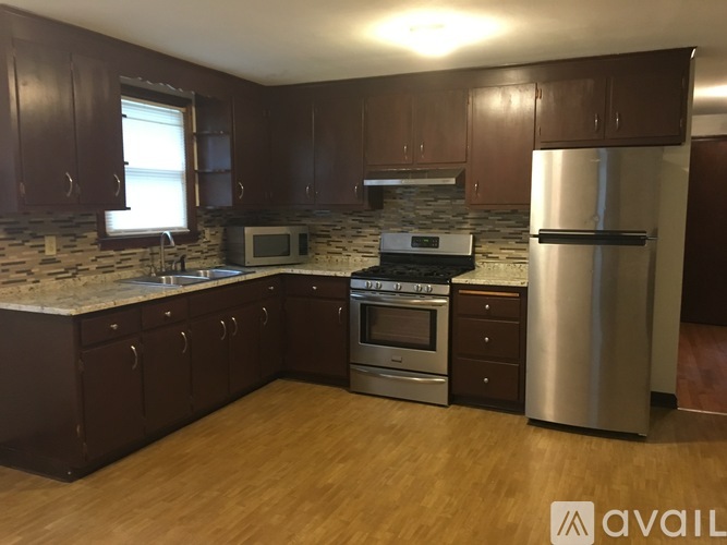 20 Collins Street 3 Beds Single Family Home for Rent - Photo gallery 3