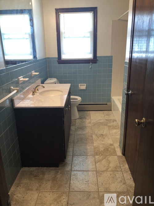 20 Collins Street 3 Beds Single Family Home for Rent - Photo gallery 5