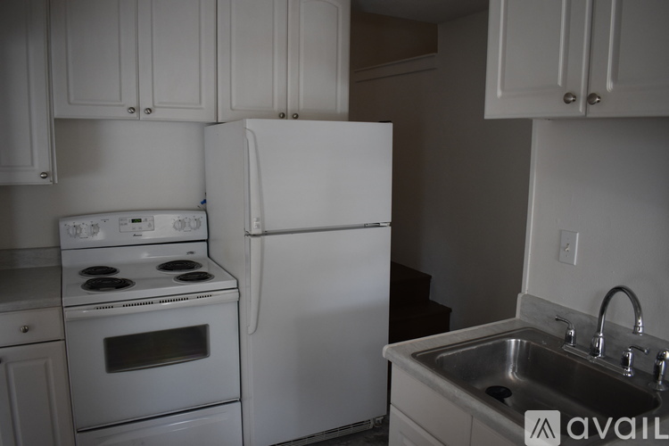430 West Myrtle Street 3 Beds Single Family Home for Rent - Photo gallery 1