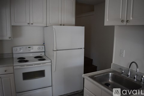 430 West Myrtle Street 3 Beds Apartment for Rent