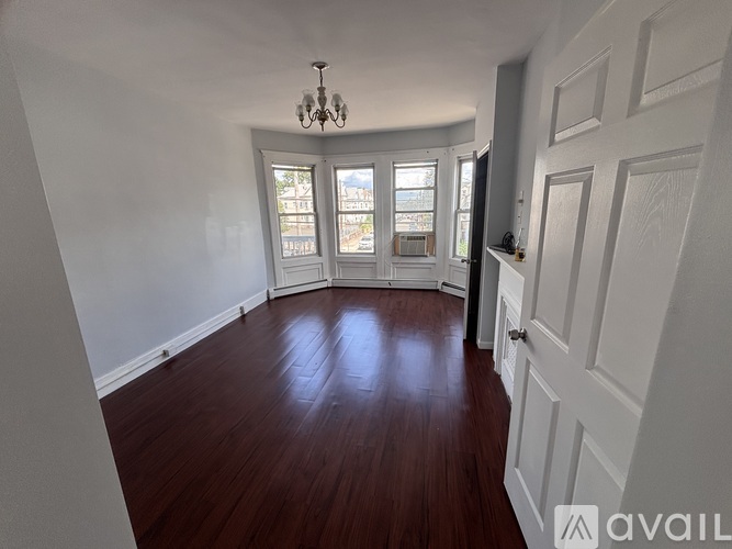 99-101 Haledon Ave 2 Beds Apartment for Rent - Photo gallery 4