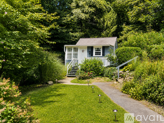 Horse Pond Road 1 Single Family Home for Rent - Photo gallery 2