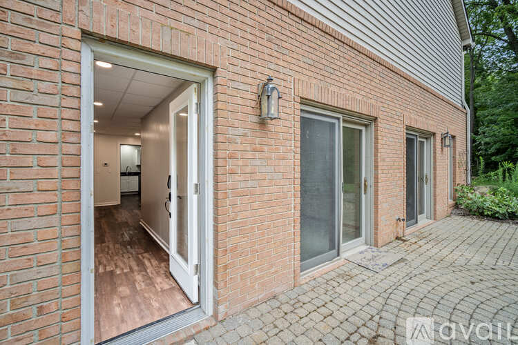 5690 White Lake Rd 3 Beds Apartment for Rent - Photo gallery 2