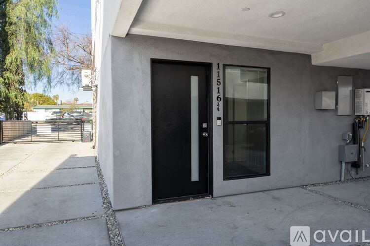 11516 Victory Blvd Studio Apartment for Rent - Photo gallery 5