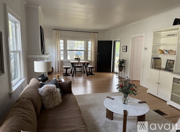 1335 East 18th Street 2 Beds Single Family Home for Rent - Photo gallery 5