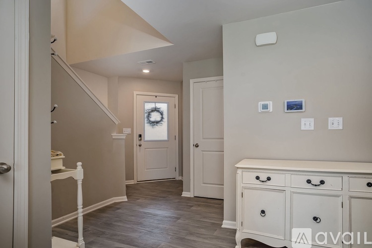 Amber Dr 3 Beds Townhouse for Rent - Photo gallery 4