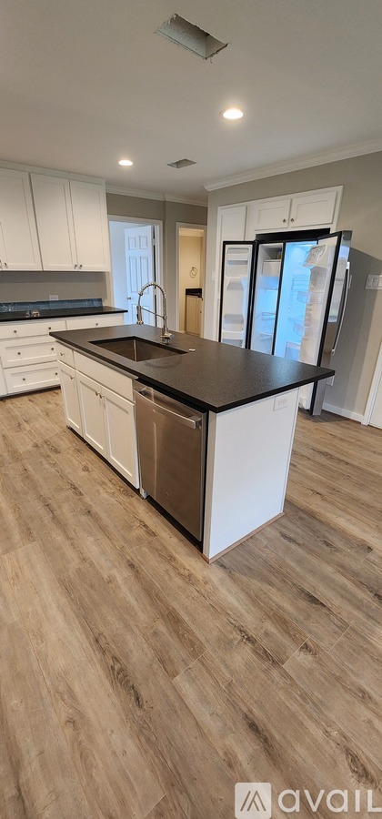 1302 Plateau Drive 4 Beds Single Family Home for Rent - Photo gallery 1